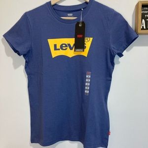 NWT Levi’s junior batwing the perfect tee size S